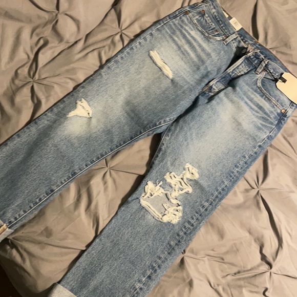 Levi’s - Picture 3 of 5